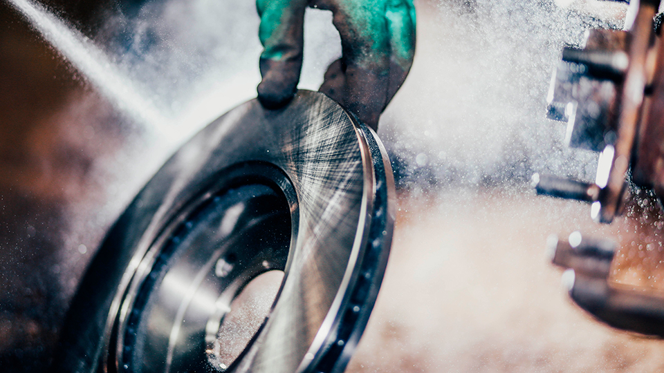 10 лучших очистителей тормозов автомобиля в 2025 году