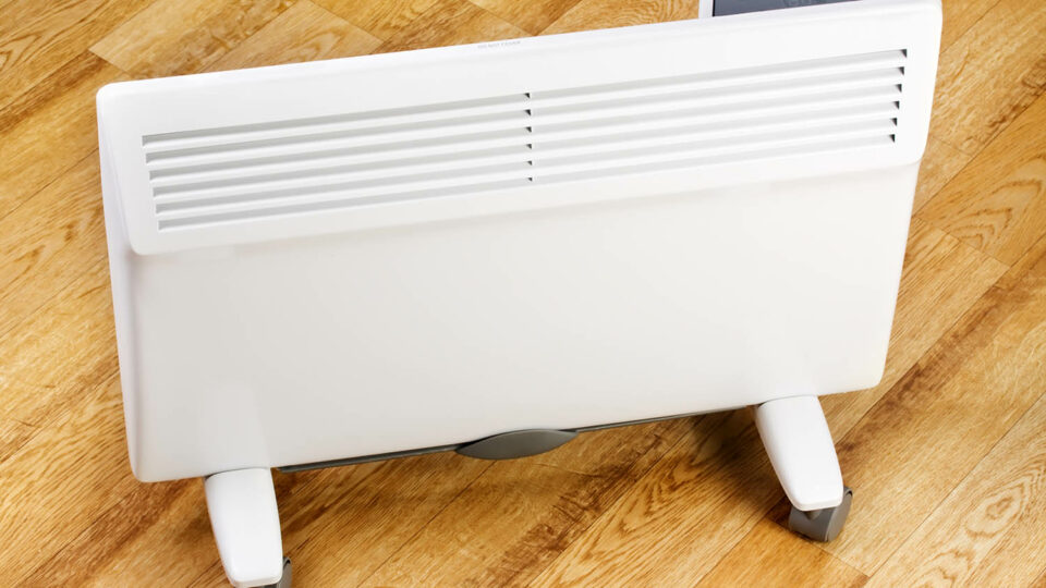 Напольный конвектор. Фото: BonD80 / Shutterstock / Fotodom