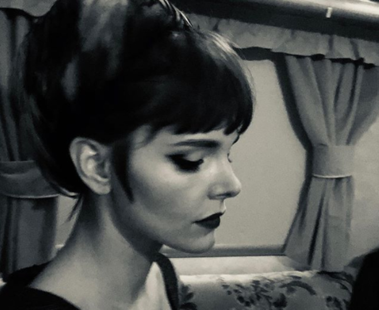 Елизавета Боярская поделилась фото со съемок второго сезона сериала «Оптимисты»