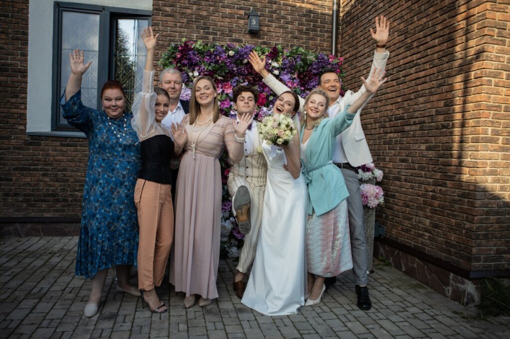 На ТНТ стартует комедийный сериал «Война семей»