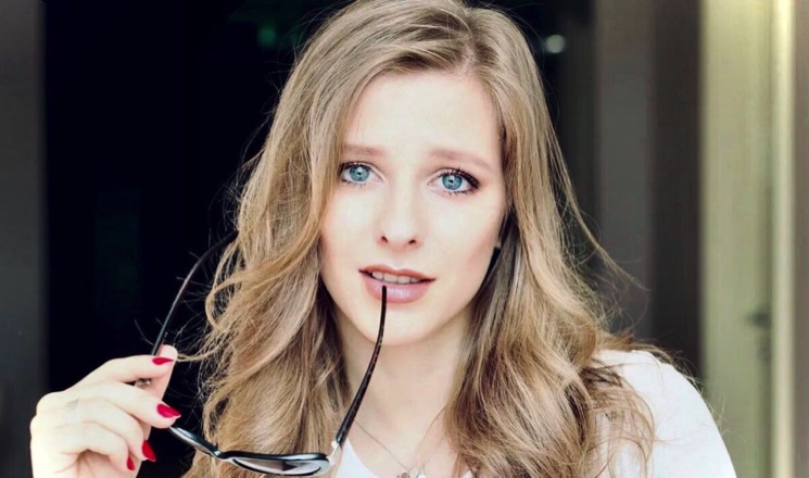 Лиза Арзамасова обнажилась и восхитила фанатов