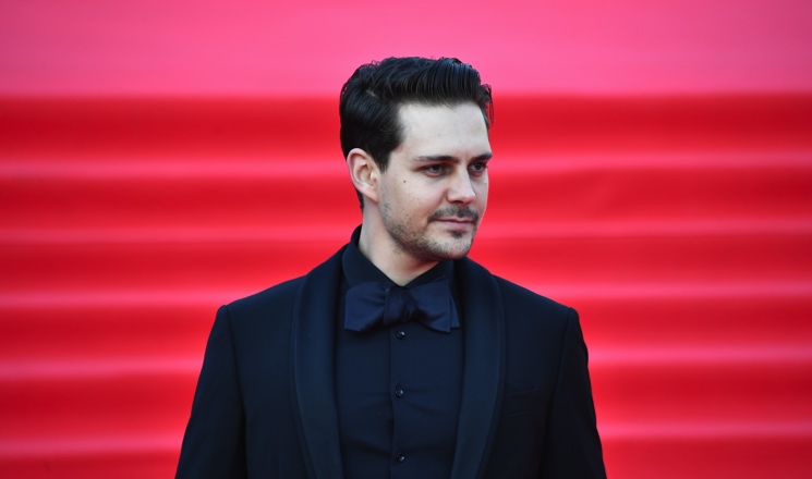 Отвергнутая любовница нанесла удар по звезде «Отеля Элеон» Милошу Биковичу