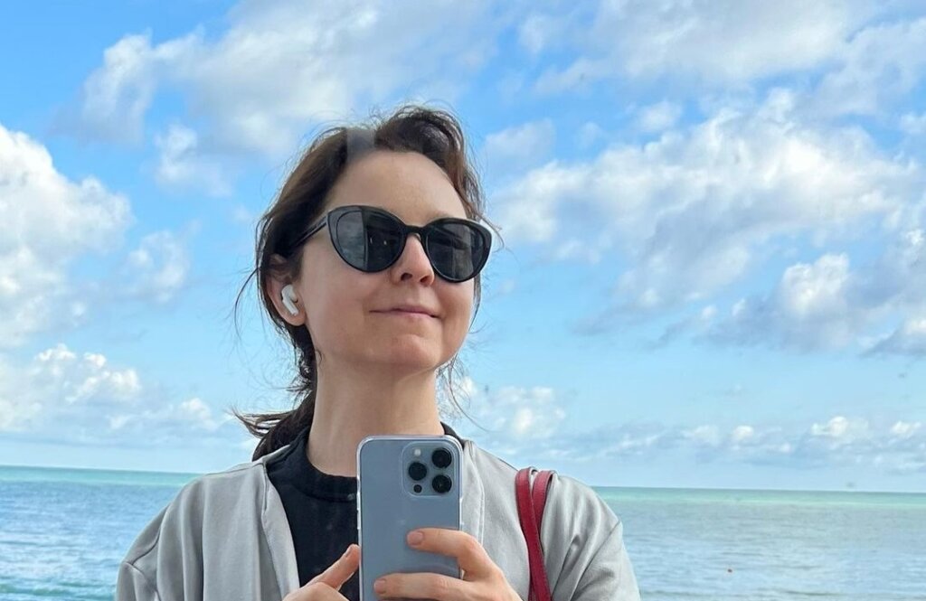 Звезда ситкома «СашаТаня» Валентина Рубцова опубликовала фотографию с настоящим мужем
