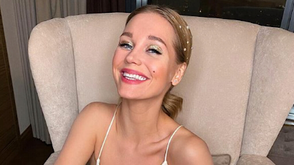 Кристина Асмус шокировала поклонников округлившимися формами и вторым подбородком