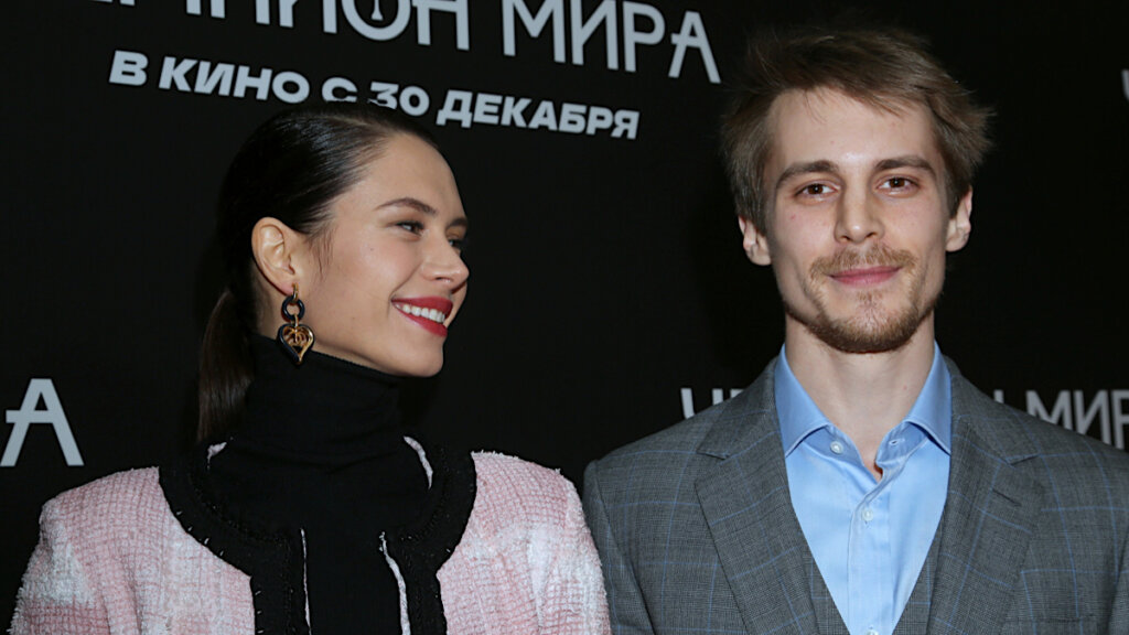 Янковский с женой принимает поздравления с важным событием