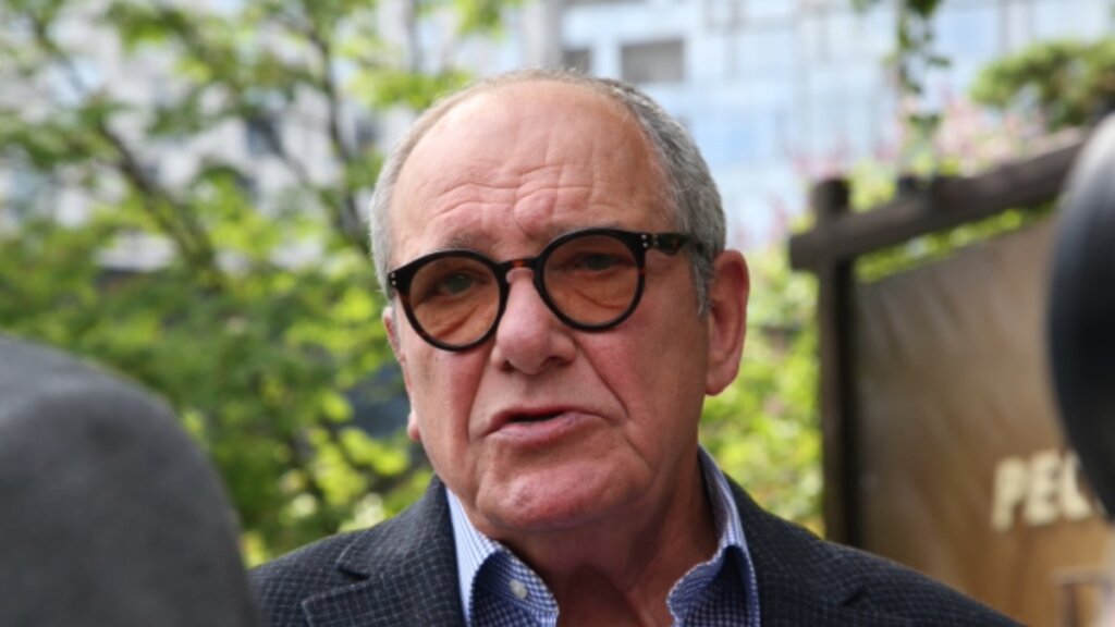 Эммануил Виторган вместе с женой и маленькими дочками уехал в Турцию