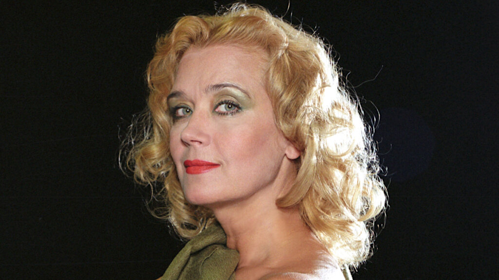 Ирина Алферова перепугала женатого актера странной просьбой