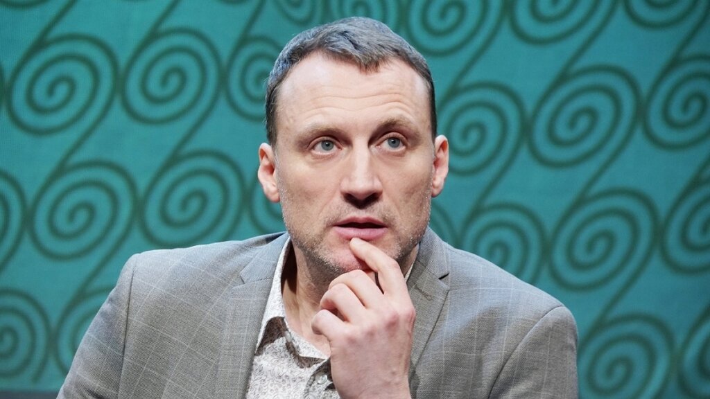 Новости шоу-бизнеса: Васильева плюнула в Вайкуле, сбежавший Белый сделал заявление, Литвинова рвется в Россию