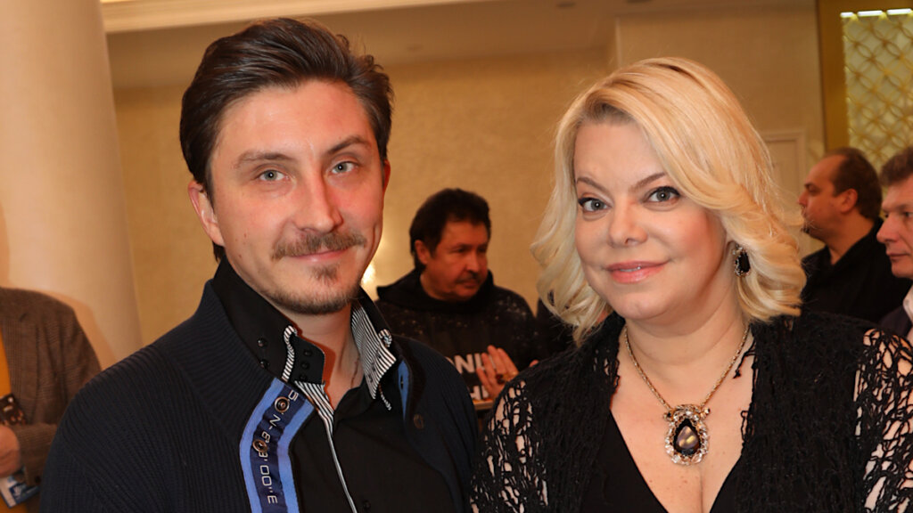 Яна Поплавская оставила молодого мужа без свадебного путешествия