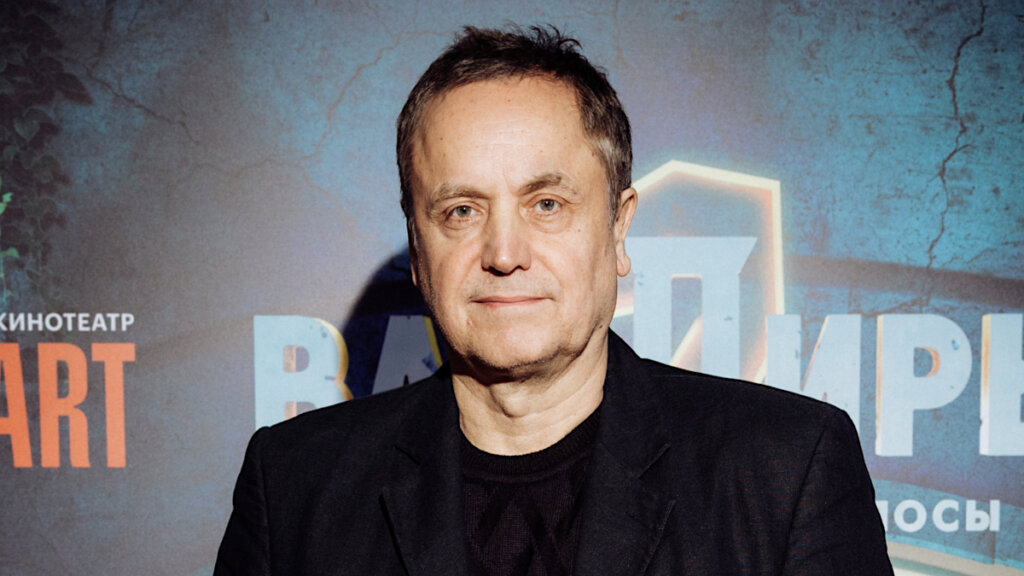 Одинокий Стоянов, эффектная Водонаева и постаревший Андрей Соколов в обнимку с молодой актрисой: В Москве прошла премьера 2-го сезона «Вампиров средней полосы»