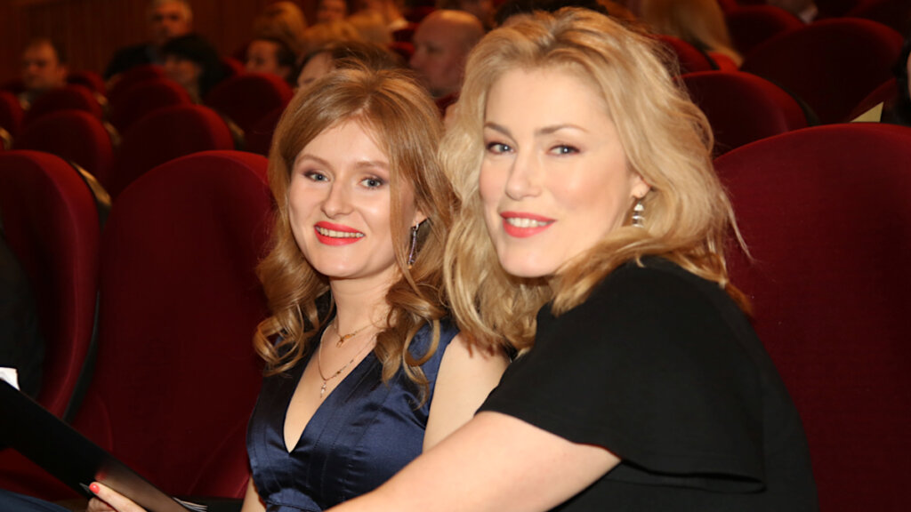 Скандальная дочь два года не общается с Марией Шукшиной