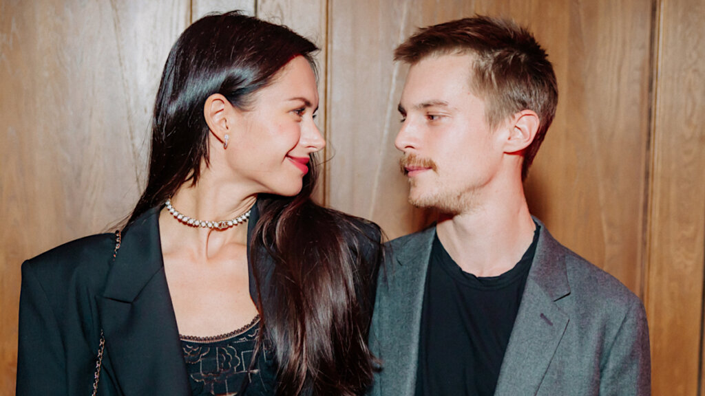 Постаревший Серебряков, одинокая Снаткина, счастливый Янковский с красавицей женой: как прошла премьера сериала «Фишер»