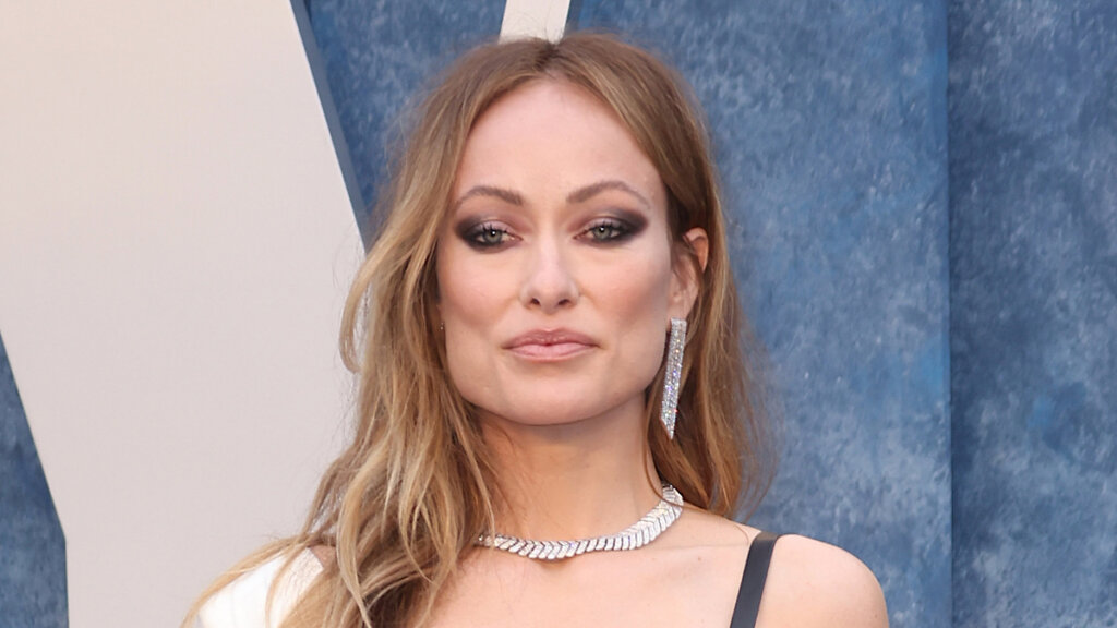 Постаревшая «Тринадцатая» из «Доктора Хауса» в морщинах и с жуткой пластикой заявилась на «Оскар» в кожаном лифчике