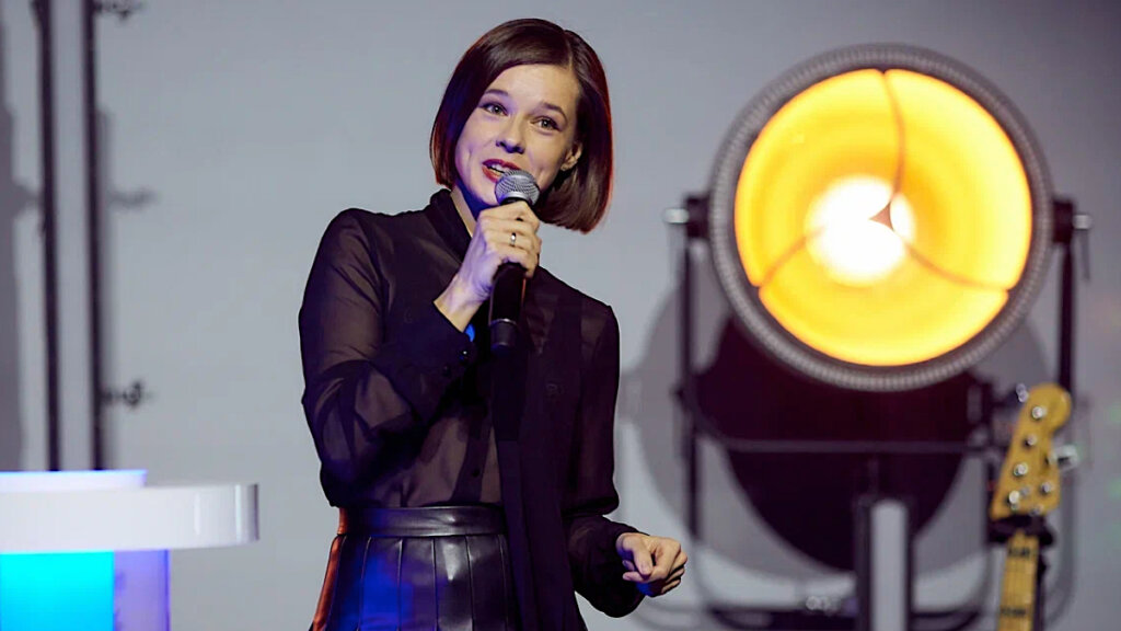 Катерина Шпица в прозрачной блузке, Дина Корзун с мужем и Ольга Красько с дочкой блеснули на красной дорожке