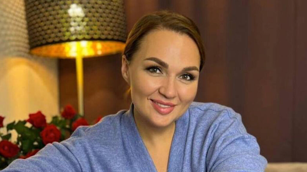 «Вышли за пределы»: глубоко беременная Надежда Ангарская попала в больницу