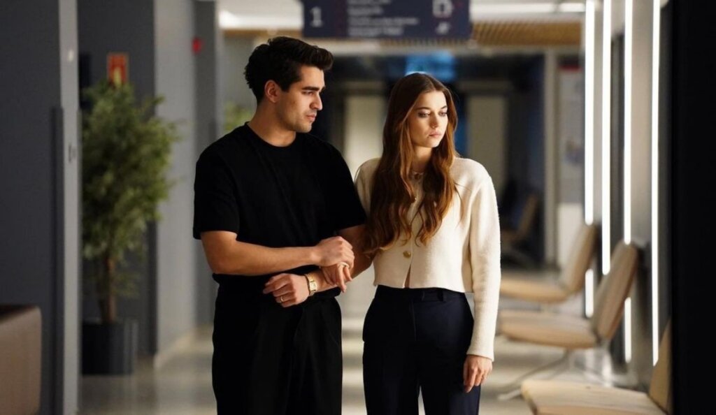 Настоящая личная жизнь главных актеров турецкого сериала «Зимородок»