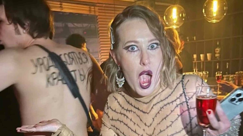 Сколько стоит зайти не в ту дверь: участники «голой» вечеринки Ивлеевой теряют миллионы рублей