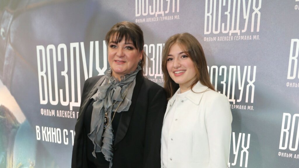 Актриса Анастасия Мельникова купила дочери шикарную квартиру