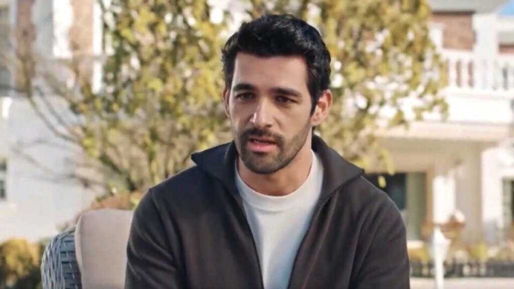 Акын — главный волк в овечьей шкуре в «Зимородке»