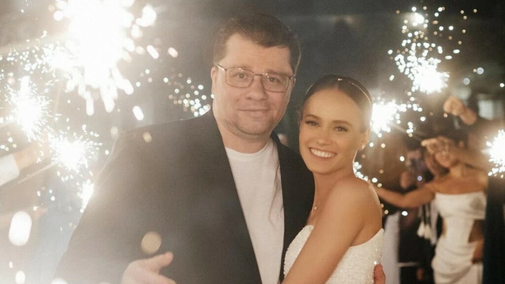 Катерина Ковальчук взяла фамилию Гарика Харламова после свадьбы