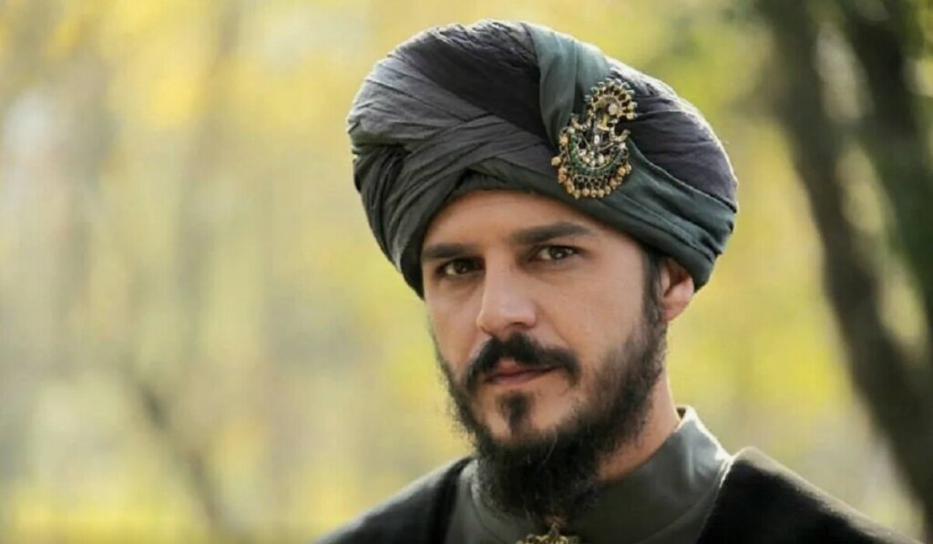 Турецкий актер Мехмет Гюнсюр: Скрывает свою семью и не любит когда его сравнивают с шехзаде Мустафой