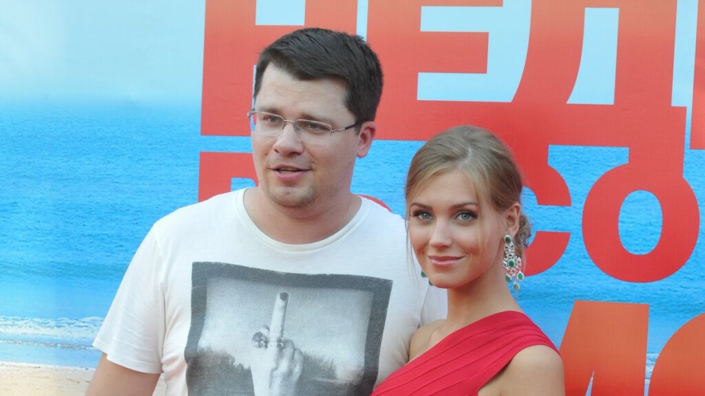 Гарик Харламов оставил Ковальчук и воссоединился с Асмус ради дочери