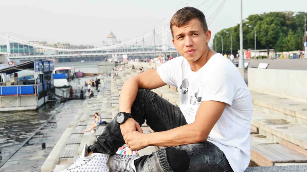 Принявший в Турции ислам актер Сергей Романович тайно снимается в России