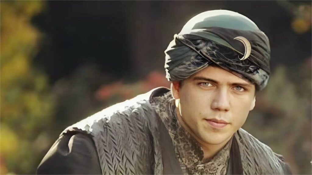 Джихангир — единственный законный наследник Сулеймана: история жизни шехзаде в реальной жизни и в «Великолепном веке»