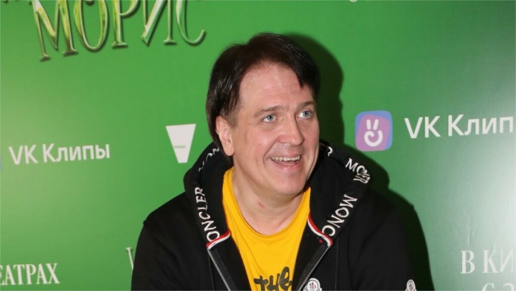 Денис Матросов тайно женился в третий раз и увез сына от Куликовой в ОАЭ