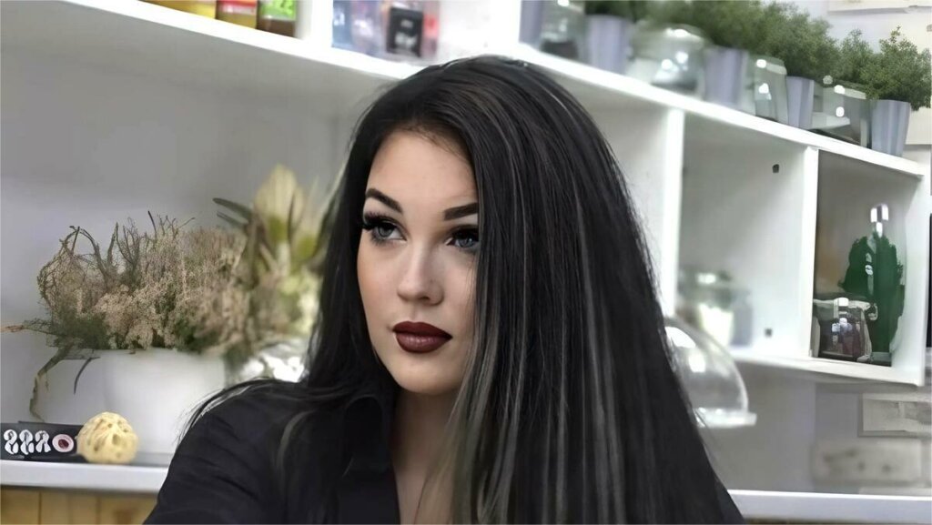 Скандальная внучка Олега Стриженова рассказала о сыне с опухолью надпочечников