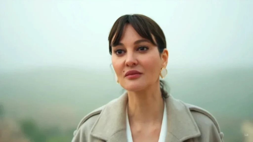 Минэ Кылыч попрощалась с турецким сериалом «Далекий город»