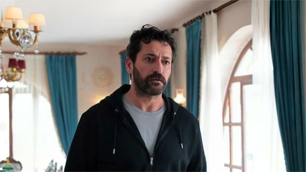 Ненавидят за роль Борана в «Далеком городе» и боятся его темных глаз: как живет талантливый Бурч Кюмбетлиоглу