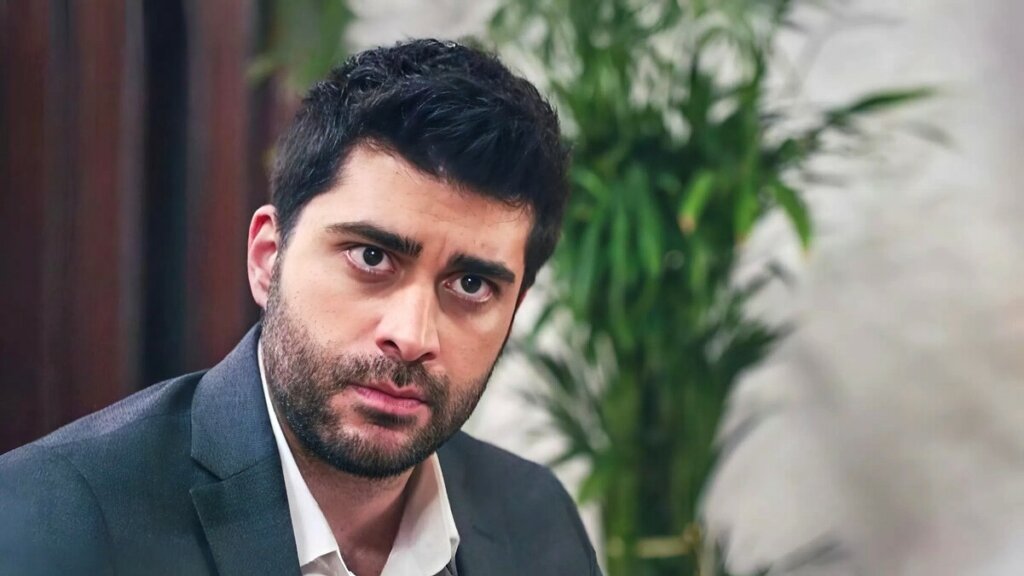 Догукан Гюнгер не сдержал слез на прощальной вечеринке с «Клюквенным щербетом»