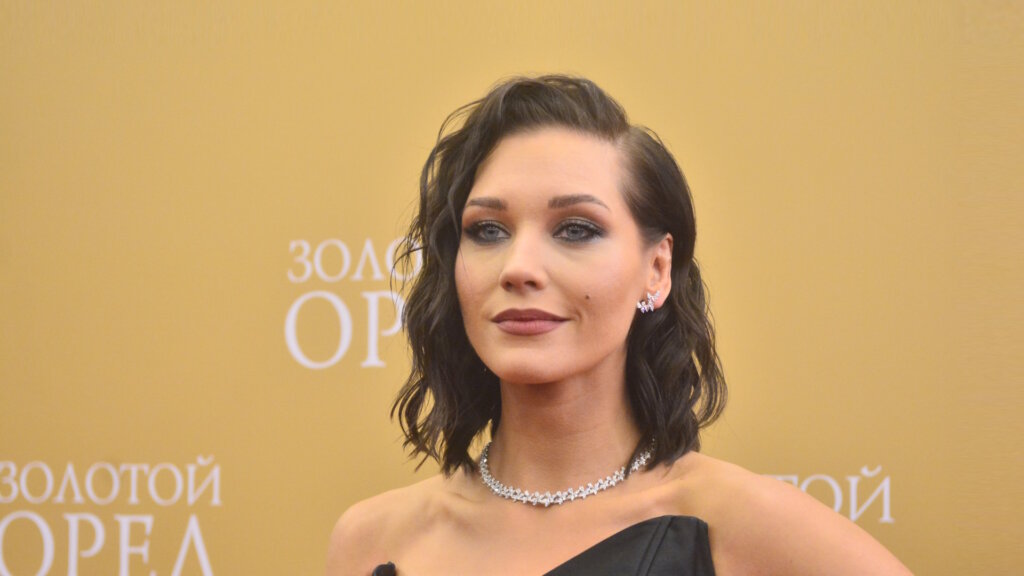 Бедное детство, обида на родителей и скандальный развод с Гариком Харламовым: как живет Кристина Асмус