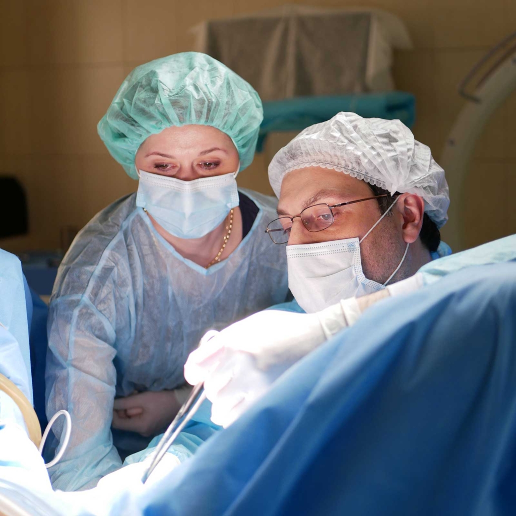 врачи-хирурги