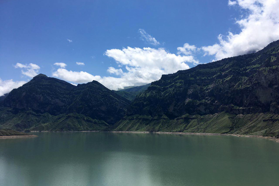 Ирганайское водохранилище близ поселка Шамилькала.