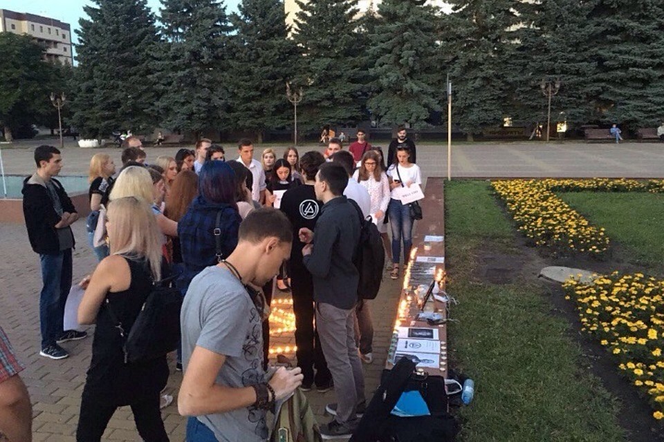 На сайте Linkin Park появился виртуальный мемориал Честера Беннингтона