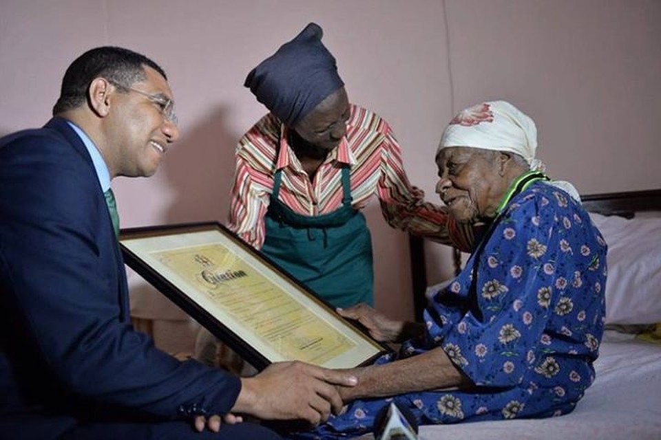 Картинки по запросу На Ямайке умерла старейшая жительница Земли