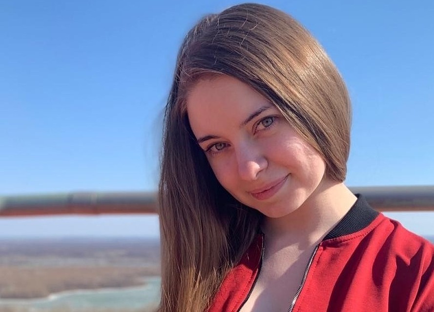 Девушки пришли домой фото