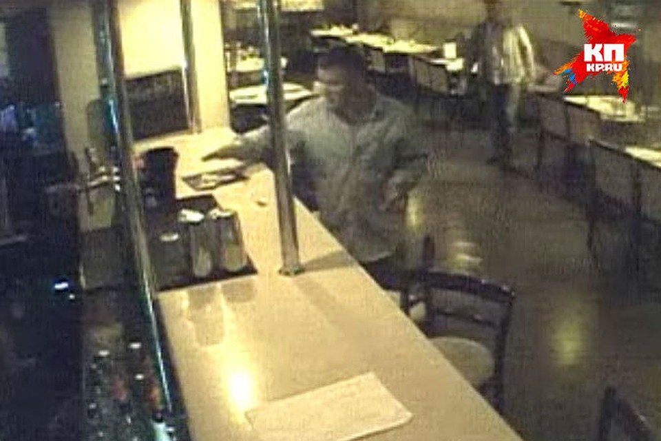 Дебош в кафе. Халк устроил дебош в кафе. Дебош в кафе. Астраханский депутат был задержан. Дебош в кафе крепость.