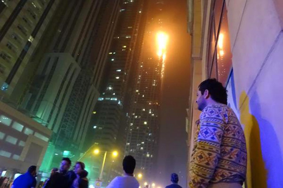 В Дубае горит самый высокий в мире жилой дом