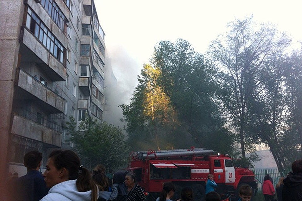 Кирпичный дом горит. Мытищи стрелок арсенал. Пожар в узловой тульской области. Горящий дом. Взрыв газа в зеленодольске.