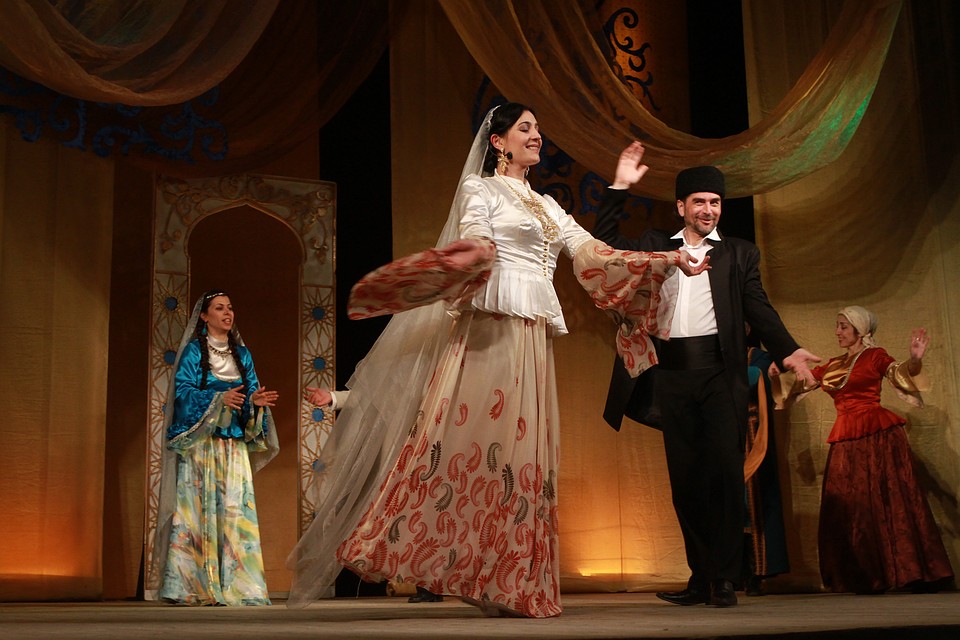 Театральная 6. Театры симферополя спектакли. Театральная 6. Театр дюймовочка. Крымский музыкальный театр симферополь.