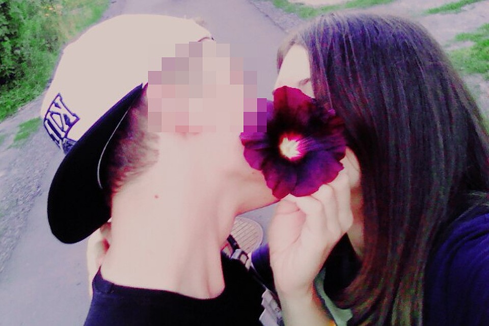 ГОЛЫЕ ДЕВУШКИ КУПАЮТСЯ В БАССЕЙНЕ ФОТО Голые девушки танцевали в ночном клубе гагарин красноярска фото