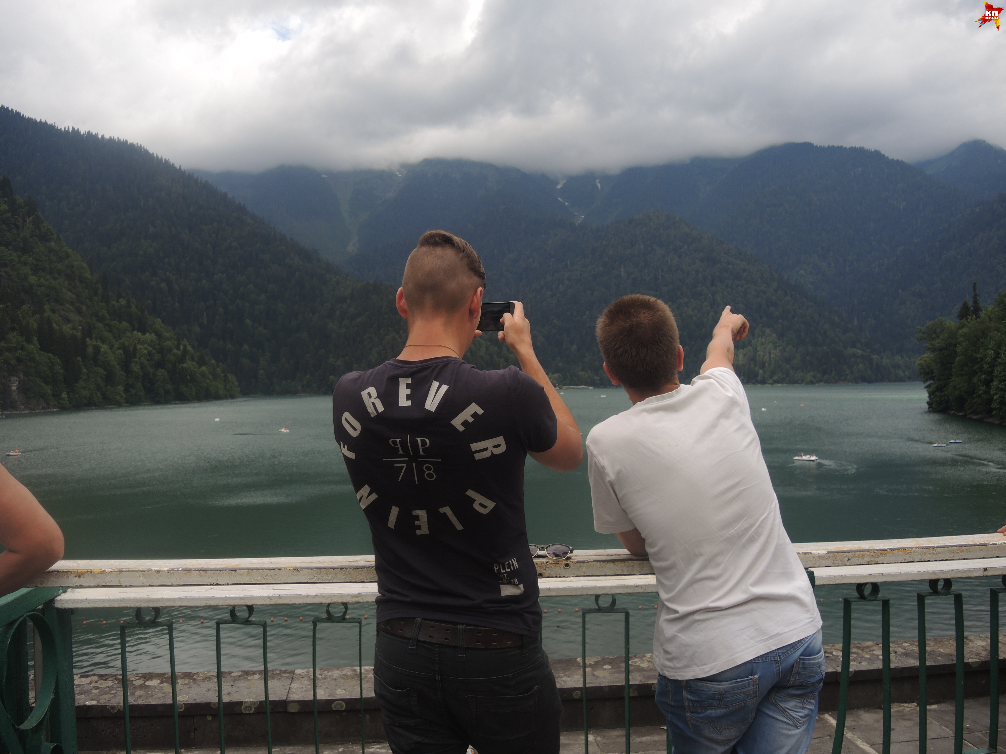 Озеро Рица - одна из достопримечательностей Абхазии