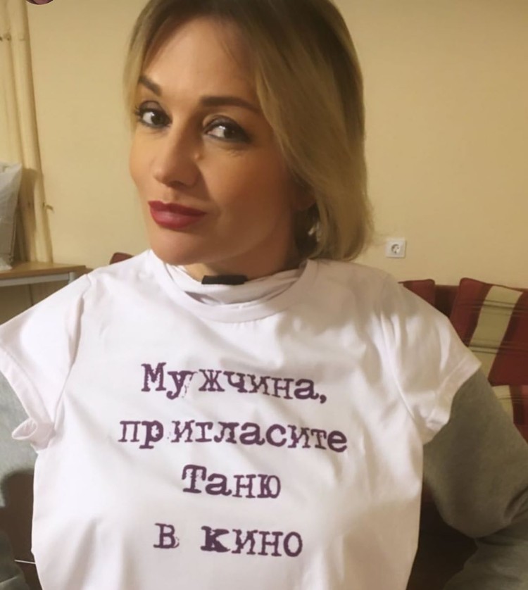 Татьяна Буланова не скрывает- ей помогает и аппаратная косметология, и уколы красоты.