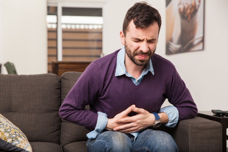 «Очень хитрый микроб»: что объединяет гастрит, язву и рак желудка