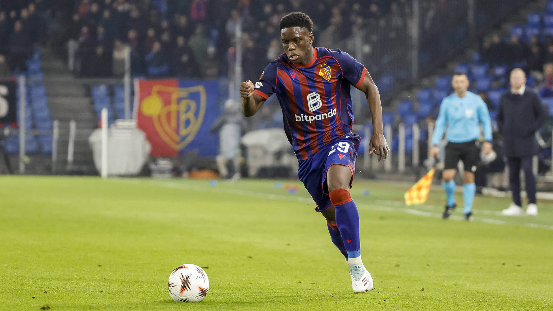 ФК «Базель» — ФК «Астон Вилла». Фото: globallookpress.com/IMAGO/Grant Hubbs