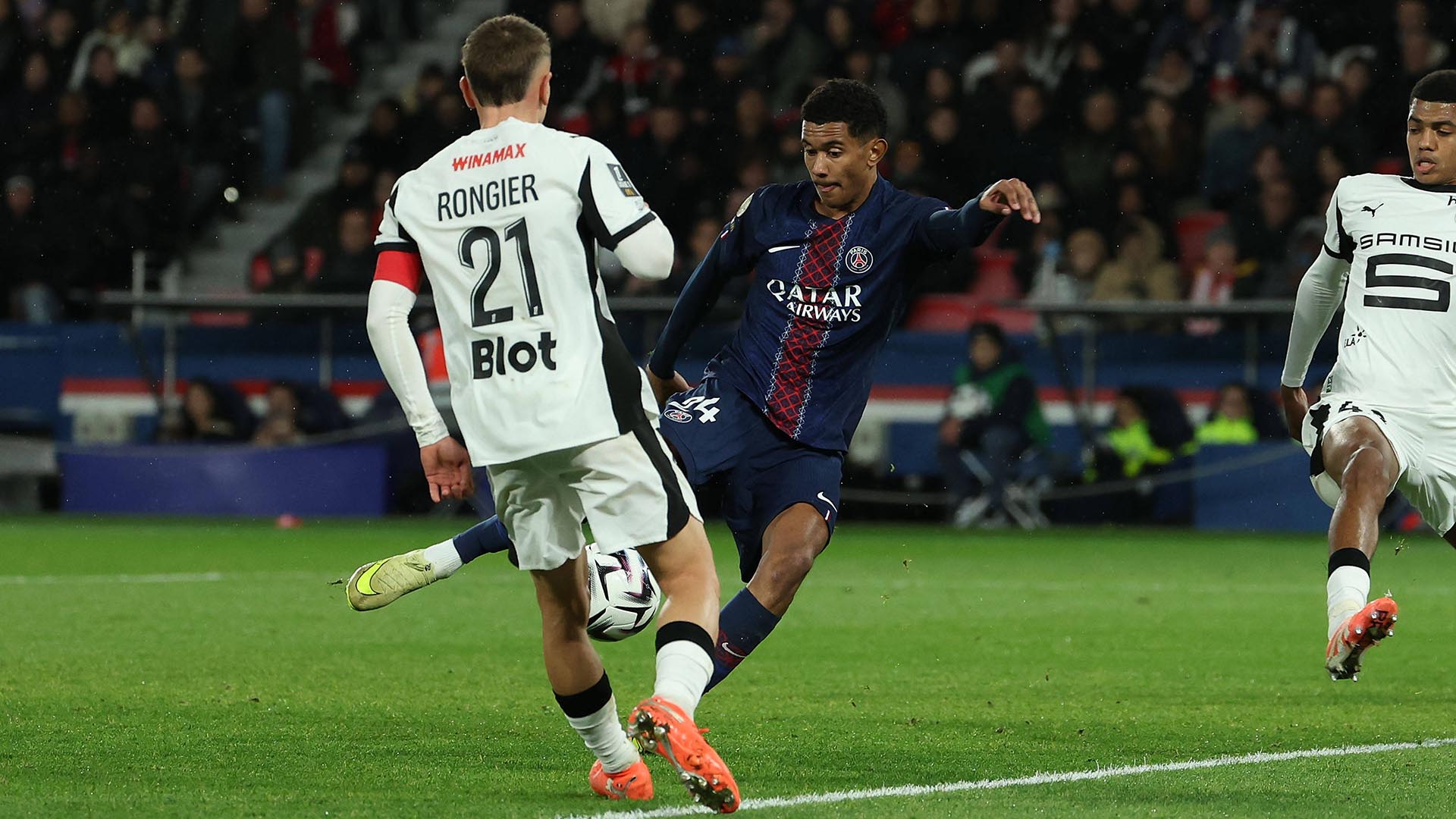 ФК «Ренн» — ФК ПСЖ. Фото: globallookpress.com/IMAGO/Joaquim Ferreira