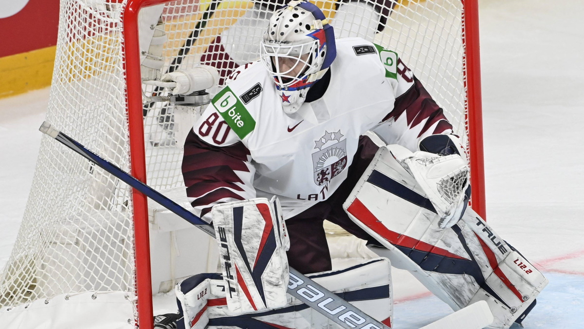 Вратарь сборной Латвии Матисс Кивлениекс трагически погиб в США. Фото: Global Press Look